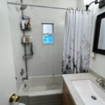 1020 E 6th St., - Duluth apartment - bathroom