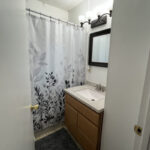 1020 E 6th St., - Duluth apartment - bathroom