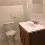1711 E 5th Street - Duluth apartment - bathroom
