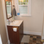 511 North 8th Ave East - Duluth apartment - bathroom